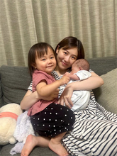 西野未姫「最近の日常はこんな感じです」 長女長男をギュッと抱き締める親子3ショット公開