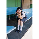 「日向坂46・上村ひなの『B.L.T. SUMMER CANDY』の表紙＆巻頭に登場、制服姿で青春満喫」の画像1