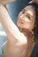 元乃木坂46 相楽伊織が”曲線美”で魅せる、デジタル写真集より麗しの誌面カットが公開