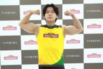 マヂラブ野田クリスタルが「バルクサミット」で自慢の筋肉を披露　「筋トレは青春」