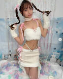 「竹内星菜、ほっそりくびれを披露したキュートな白猫ショット公開「可愛いです」」の画像1