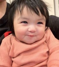 アレクサンダー、次女・グーちゃん"はにかみ笑顔"&長女・美人ちゃん"初めての歯抜け"を報告