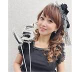 「渡辺美奈代、チュール×リボンの大人可憐な黒ドレス姿披露」の画像1