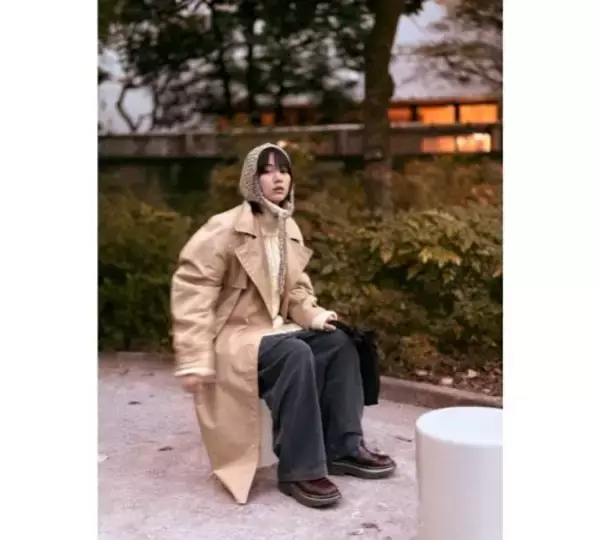 のん、柔らか表情の冬コーデ散歩ショットにファン歓喜