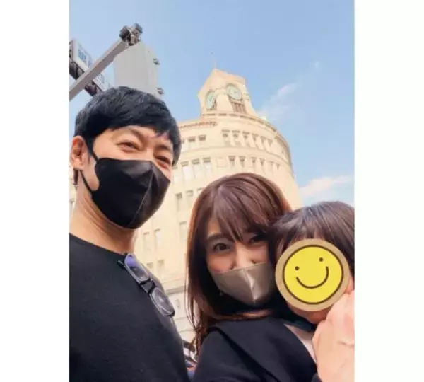 「東貴博、妻･安めぐみ＆次女と銀ブラデート…筑紫楼でランチ」の画像