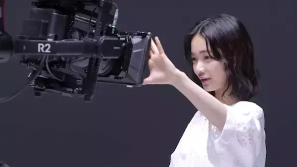 「見上愛、今年の意気込みを表す漢字は“食”…その意味は？」の画像