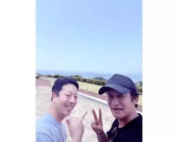 片岡愛之助、「笑いっぱなし」八代目尾上菊五郎とのバス旅オフショ披露