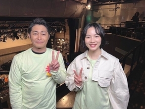 のん、安田顕とお揃いライブシャツで初の２ショット