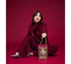 のん、X'masの贈り物のような最新ショットにファン歓喜