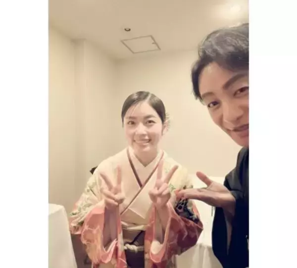 「片岡愛之助、華やかな振袖姿の小芝風花との２ショット公開　」の画像