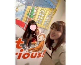 安めぐみ、家族で夏休み満喫「おさるのジョージ展」で仲良し母娘ショット