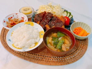 渡辺美奈代、黒ゴマスイーツ＆ボリューム満点な名古屋めし公開