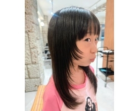 パンサー尾形の８歳長女、姫カット卒業でお姉さん風にイメチェン