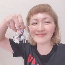 丸山桂里奈、"世界にひとつだけ"のアクキーに大満足