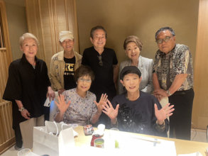 美川憲一、由紀さおり＆水谷豊から“傘寿”を祝福され笑顔