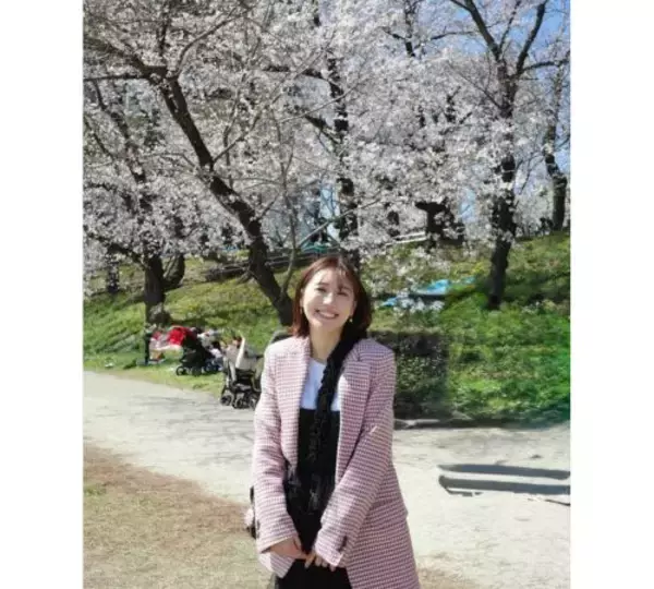 「第２子妊娠中･西野未姫、満開桜×ピンクジャケットの春コーデ」の画像