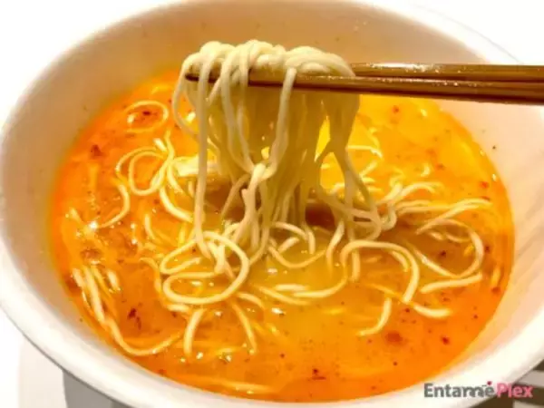 「ファン歓喜！復活の「一蘭とんこつ炎」、その人気の秘訣を確かめてみた！」の画像