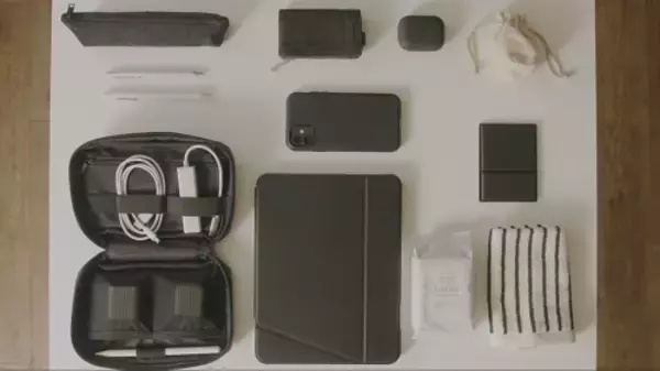 「“つなそら”コンビ綱啓永＆井上想良のカバンの中身は？」の画像