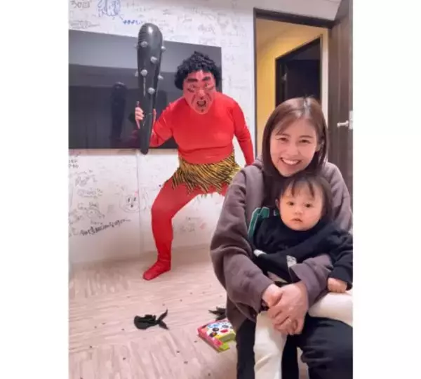 山本圭壱･西野未姫、"鬼本圭壱"に無反応な愛娘との家族ショット