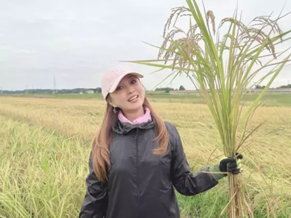 渡辺美奈代 家族で「374米」収穫で笑顔「とったどー！」