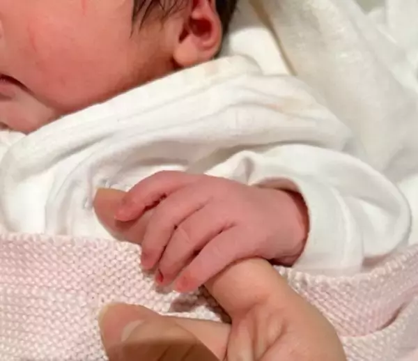 「安めぐみ、第２子次女出産をブログにて報告」の画像