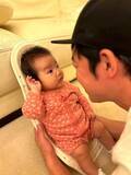 「東貴博、生後２ヶ月の次女との顔出し父娘ショットを公開」の画像2
