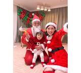 「西野未姫、夫･山本圭壱＆愛娘と“サンタコス姿”披露　」の画像1