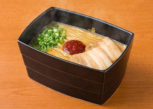 待望のカップ麺第三弾「一蘭とんこつ釜だれ」食べてみた