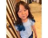 「小原正子、７歳長女の鮮やか“オーシャンブルー”ヘア公開」の画像2
