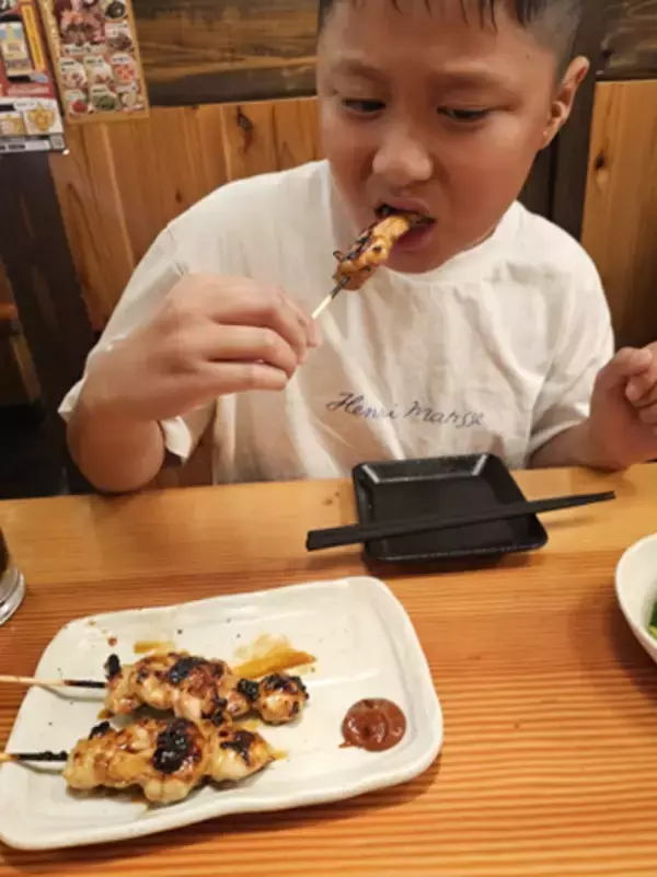 「小原正子、家族で初「鳥貴族」デビューに大興奮！」の画像