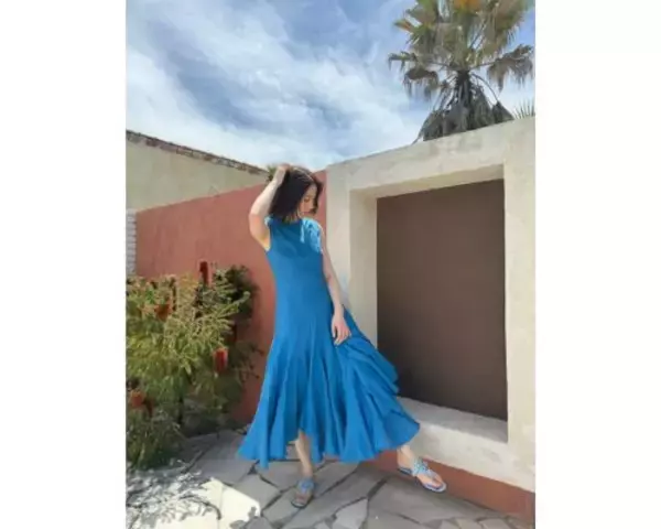 のん、夏らしさ全開の爽やかブルーワンピ姿公開