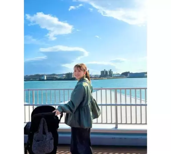 「小松彩夏、１歳の息子とともに塩竈ドライブへ…」の画像