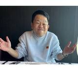 「ダイアン津田、誕生日の妻とランチデートでおふざけショット」の画像1