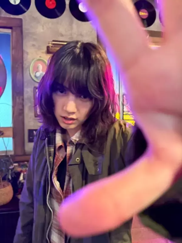 「のん、“昭和ドラマ感”漂うオフショットに「カッケー」」の画像