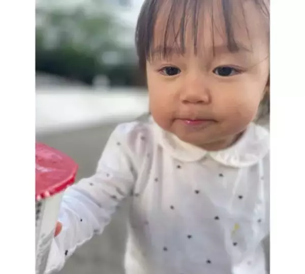 山本圭壱、１歳愛娘と公園で遊ぶ姿公開＆イクメンぶりに反響