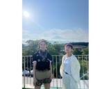 「のん、富士山バック＆青空の下でお腹ちらり…爽やかフェスオフショ」の画像2