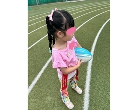 平野ノラ、２歳娘とタグラグビー満喫「良い運動になってます」
