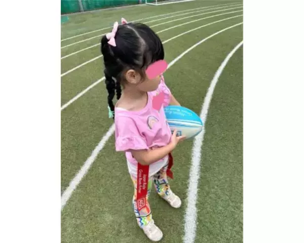 平野ノラ、２歳娘とタグラグビー満喫「良い運動になってます」