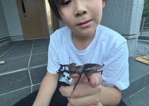 ココリコ遠藤の妻、長男がクワガタ“串カツ 田中”死去に号泣