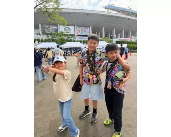 「小原正子、逆転ホームランに花火も！家族５人でオリックス戦を満喫　」の画像