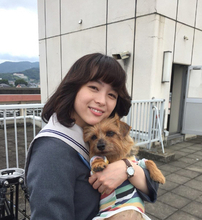 清野菜名『今日から俺は！！』犬を抱き抱え姿が可愛すぎ