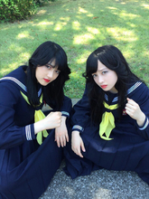 橋本環奈＆若月佑美のヤンキー座り「若様半端ないって」