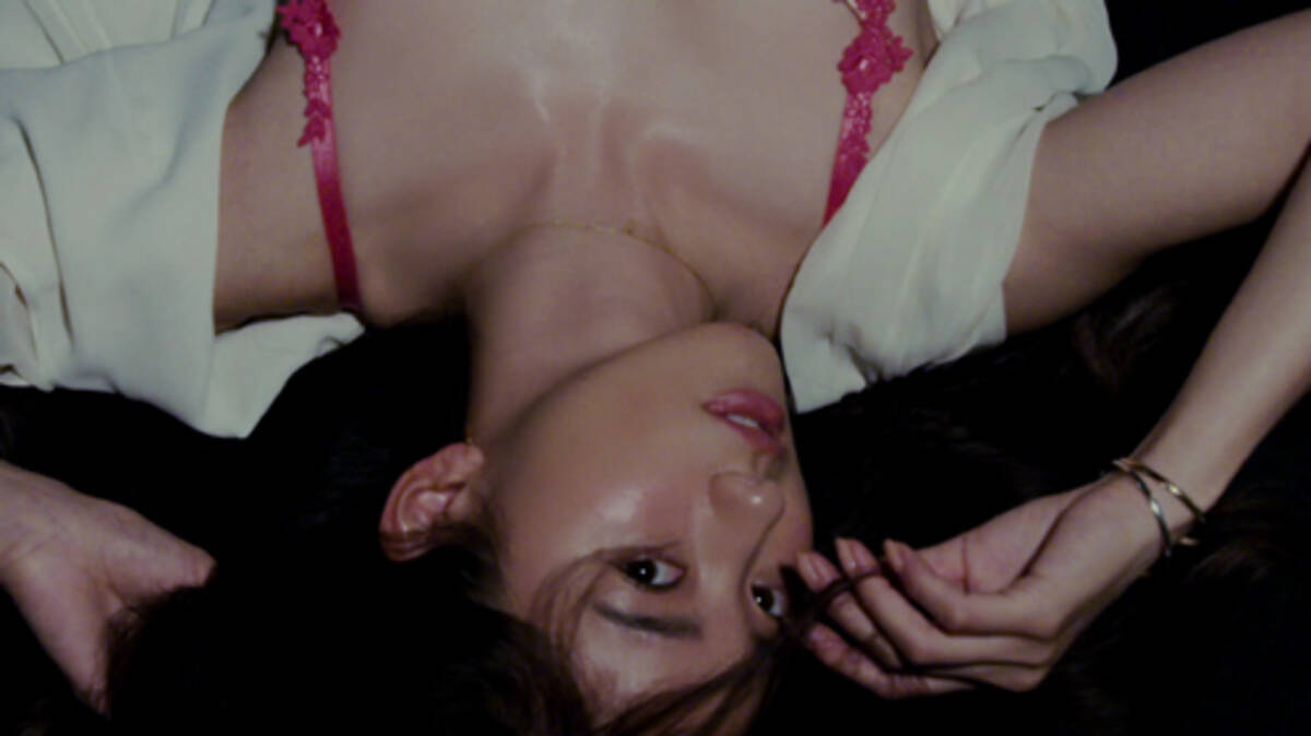 北川景子　ランジェリー姿 