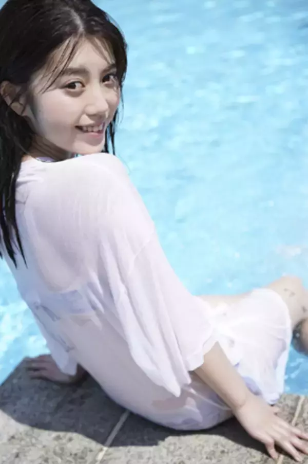 「18歳人気モデル“ちゃんえな”、Tシャツびしょ濡れ写真」の画像