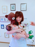 倉科カナ、大好きな友達の赤ちゃんを抱いた写真に反響！