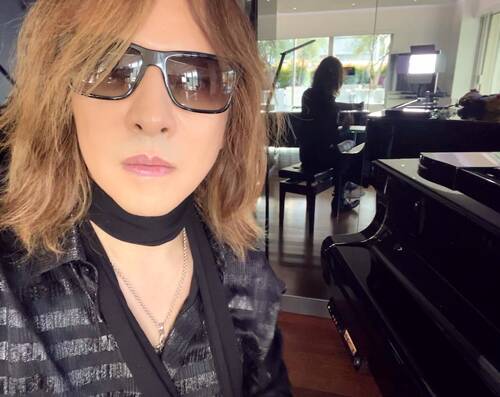 Yoshiki 髪が伸びてきた 自撮り写真に うっとり 年5月6日 エキサイトニュース