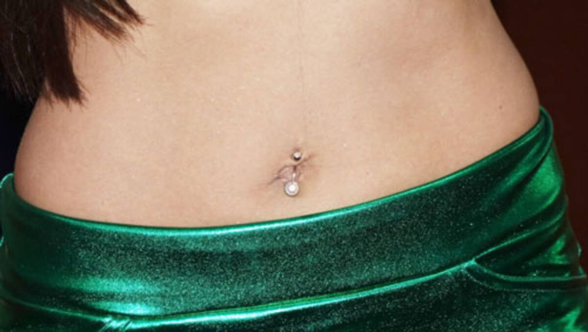 河北麻友子 ヘソ出しの純白コーデ スタイル神すぎる 年8月2日 エキサイトニュース