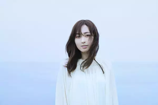 「福原遥、YouTubeライブで披露したギター生歌唱が話題に」の画像