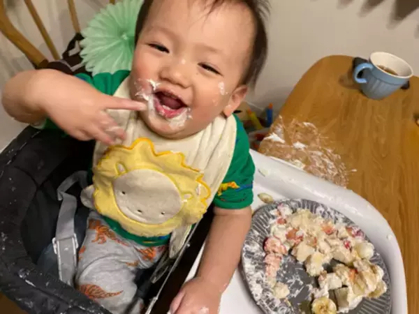 卜部弘嵩、高橋ユウの手作りケーキで息子の１歳BDを祝福