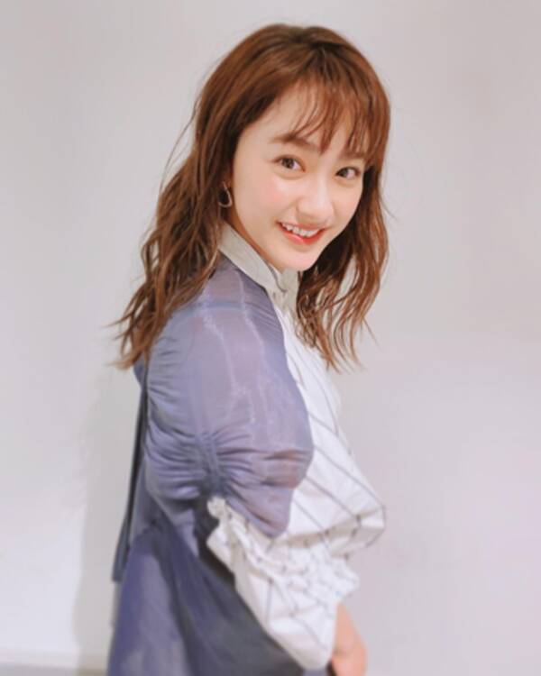 平祐奈 春らしい衣装のオフショットに 格段と可愛い 21年3月16日 エキサイトニュース